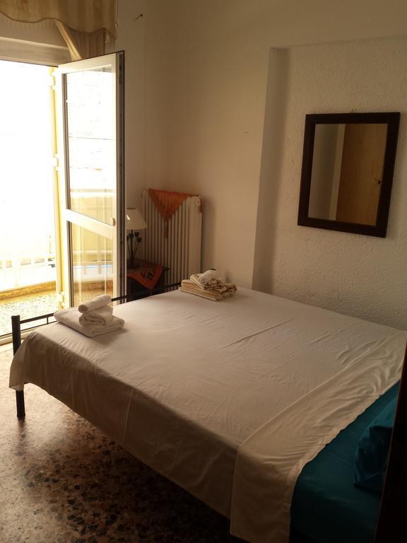 Apartment Froso On The Beach ريثيمنو الغرفة الصورة