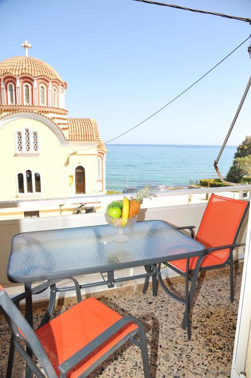 Apartment Froso On The Beach ريثيمنو الغرفة الصورة
